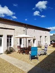Les Gîtes du Vigneron, gîte à Saint-Seurin-de-Palenne