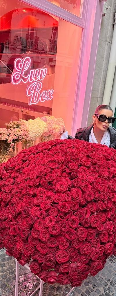 LUVBOX flower shop
